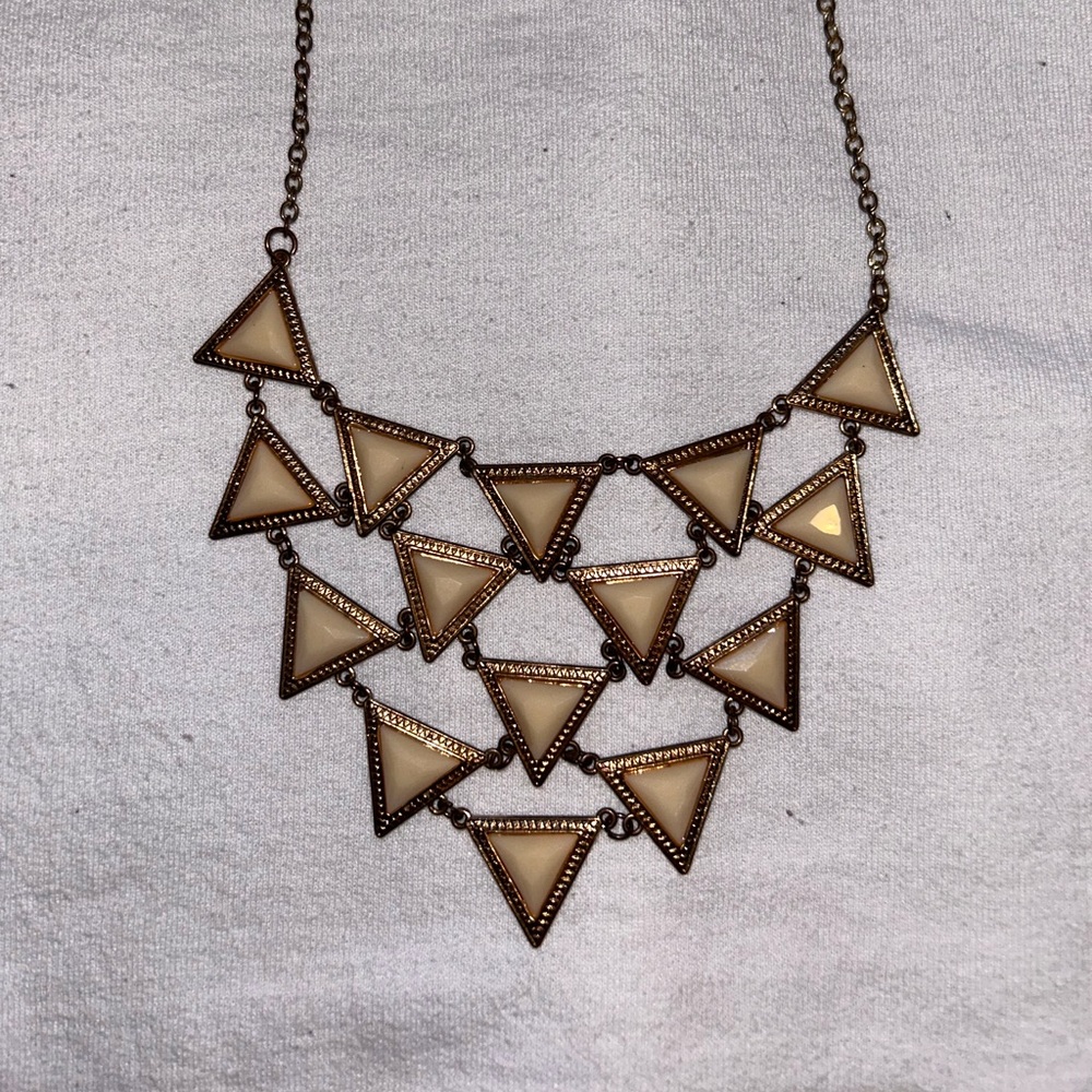 Forever 21 beige triangle necklace